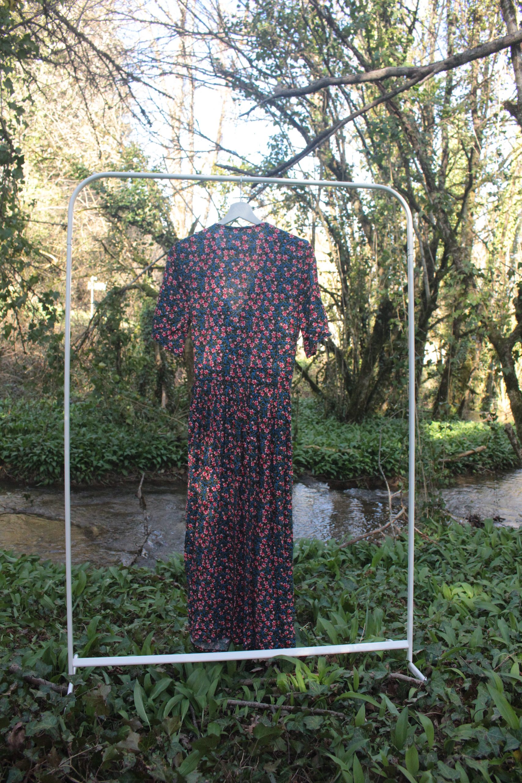 Robe portefeuille longue fleurie noire Monoprix Taille 36 – Image 4