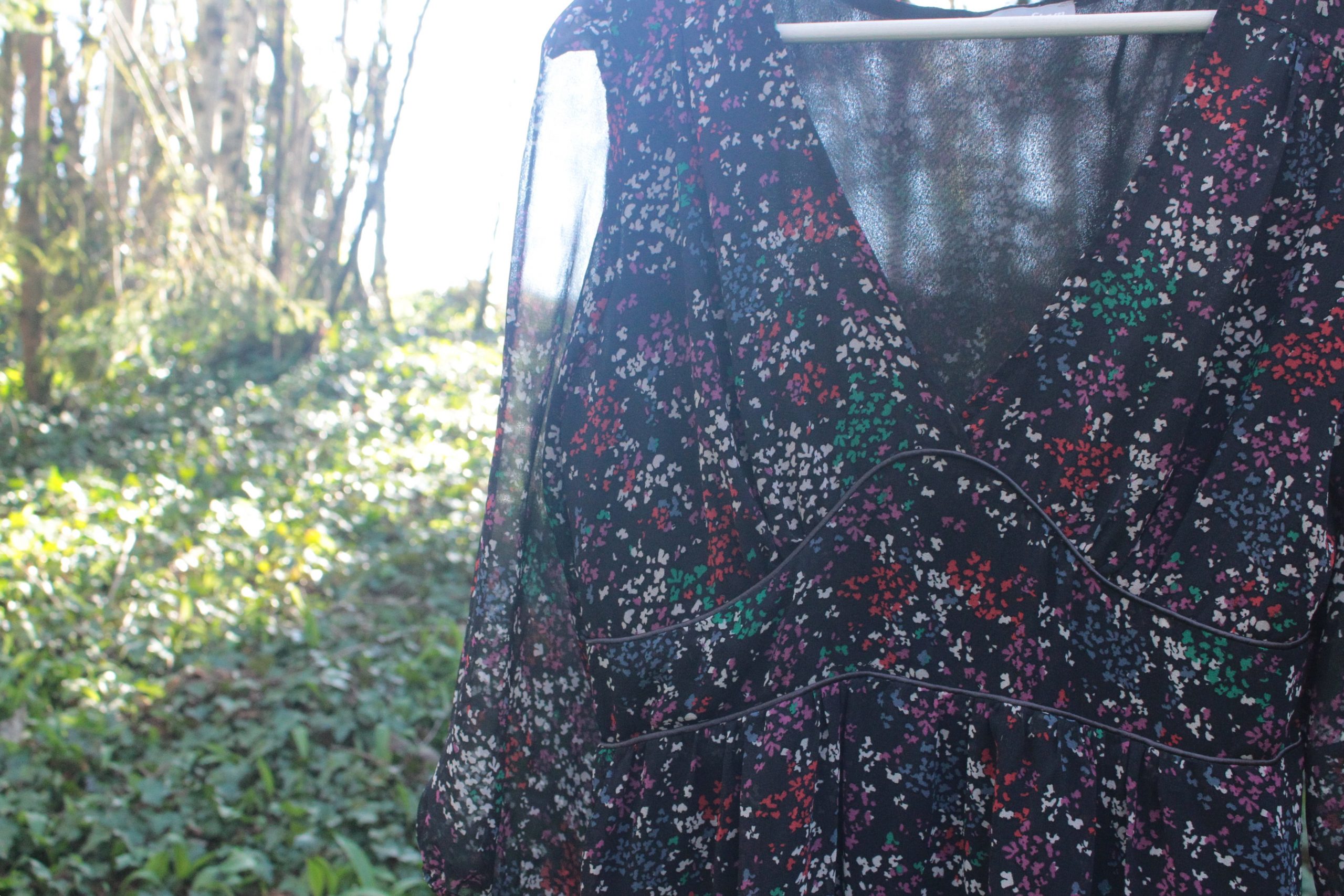 Robe empire noire fleurie manches voile Etam Taille L 40 – Image 3