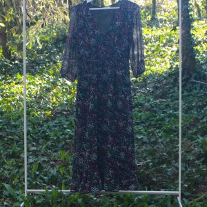 Robe empire noire fleurie manches voile Etam  Taille L 40