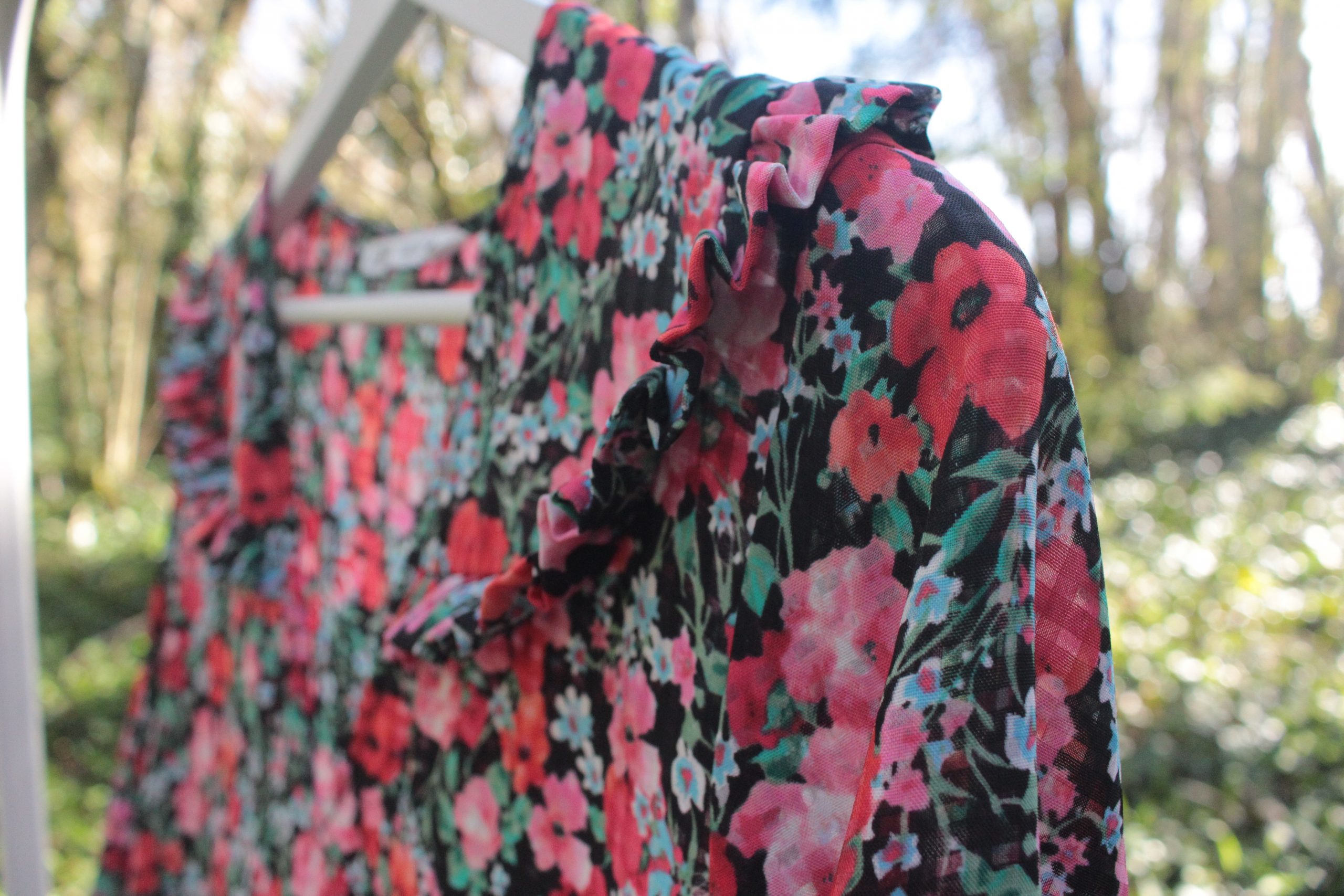 Robe fluide voile noire fleurie Zara – Taille S – Image 2