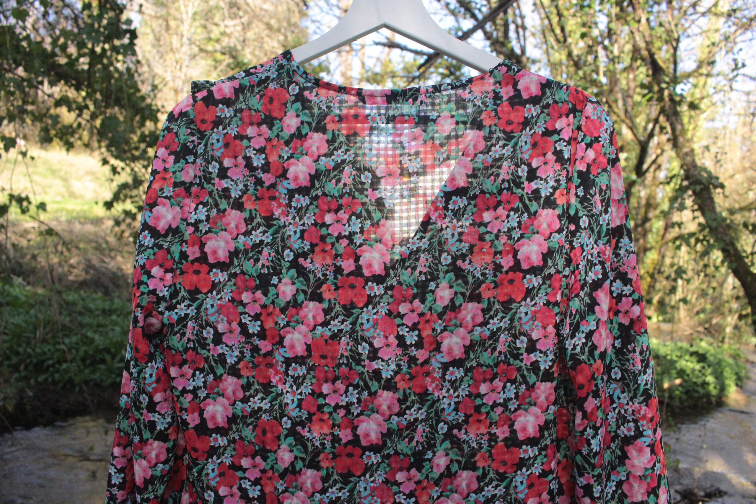 Robe fluide voile noire fleurie Zara – Taille S – Image 3