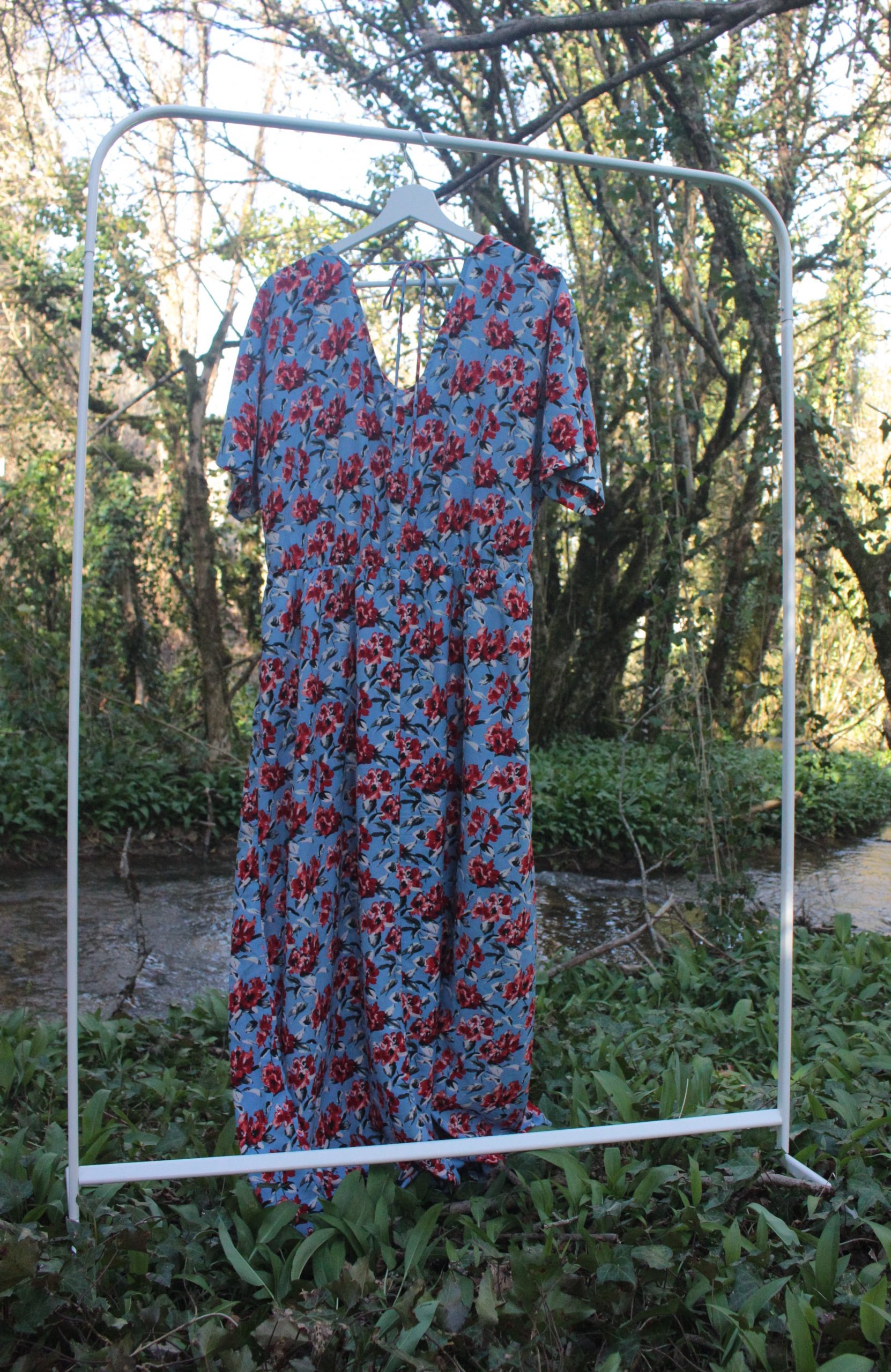 Robe longue empire bleue fleurie Jacqueline de Yong Taille XL – Image 3