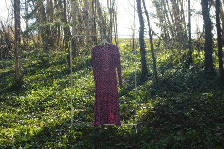 Robe noire joli décolleté dans le dos à pois roses - Mango - Taille S