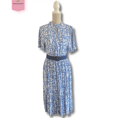 Robe fluide fleurie bleu foncé – Taille unique estimée S/M