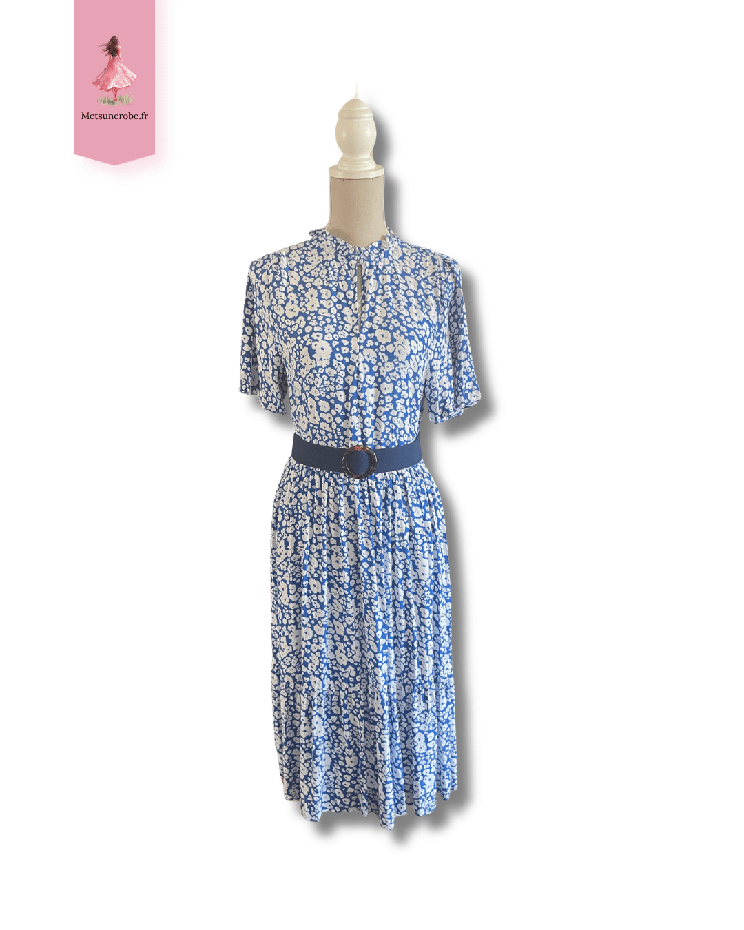 Robe fluide fleurie bleu foncé – Taille unique estimée S/M